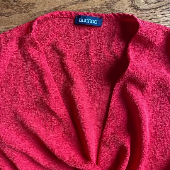 3/$20 Boohoo Red Plunging Neckline Blouse - Size Small - Picture 2 of 4